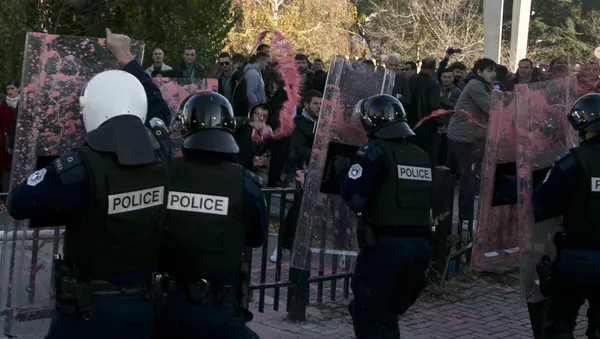 Sukob policije i opozicionara u Prištini - Sputnik Srbija