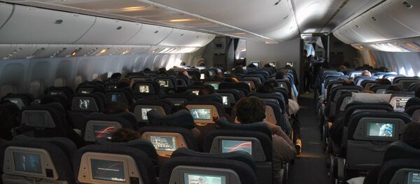 Људи у авиону - Sputnik Србија