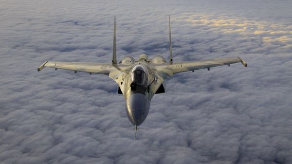 Истребитель Су-35 - Sputnik Србија