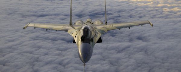 Истребитель Су-35 - Sputnik Србија
