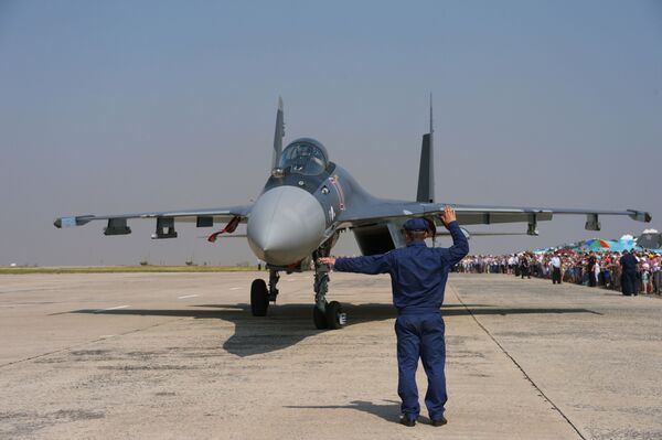 Ловац СУ-35 пред полетање на дан Ратног ваздухопловства у Липецку. - Sputnik Србија