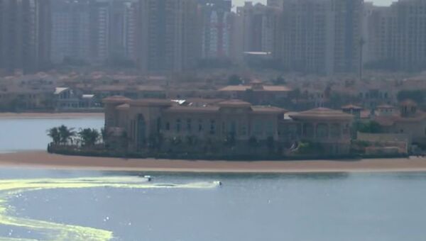 UAE: Amphibious cars tear up water in Dubai's Palm Beach land-sea race - Sputnik Србија