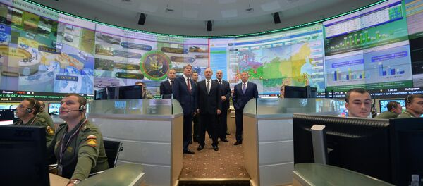 Путин посетио командни центар Министарства одбране Русије Путин посетио командни центар Министарства одбране Русије - Sputnik Србија