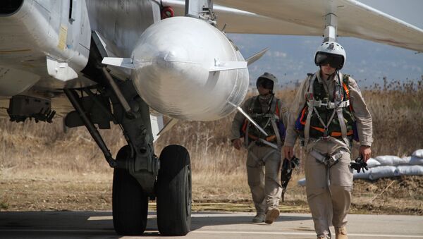 Ruski piloti na aerodromu Hmejmim u Siriji - Sputnik Srbija