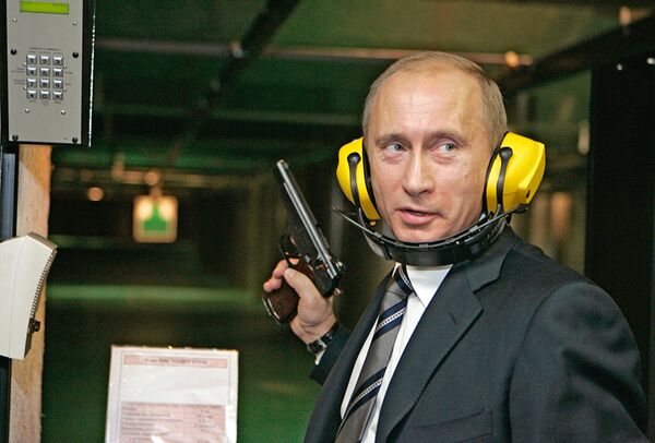 Руски председник Владимир Путин у стрељани Руски председник Владимир Путин у стрељани - Sputnik Србија