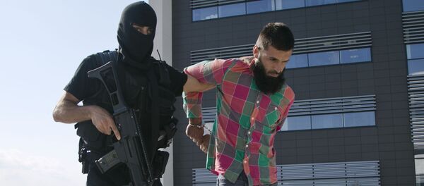 Један од припадника Исламске државе на Косову Један од припадника Исламске државе на Косову - Sputnik Србија