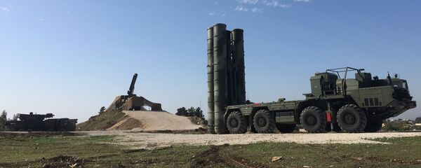Русија распоређује противваздушне одбране ракетни систем С-400 у Сирији - Sputnik Србија