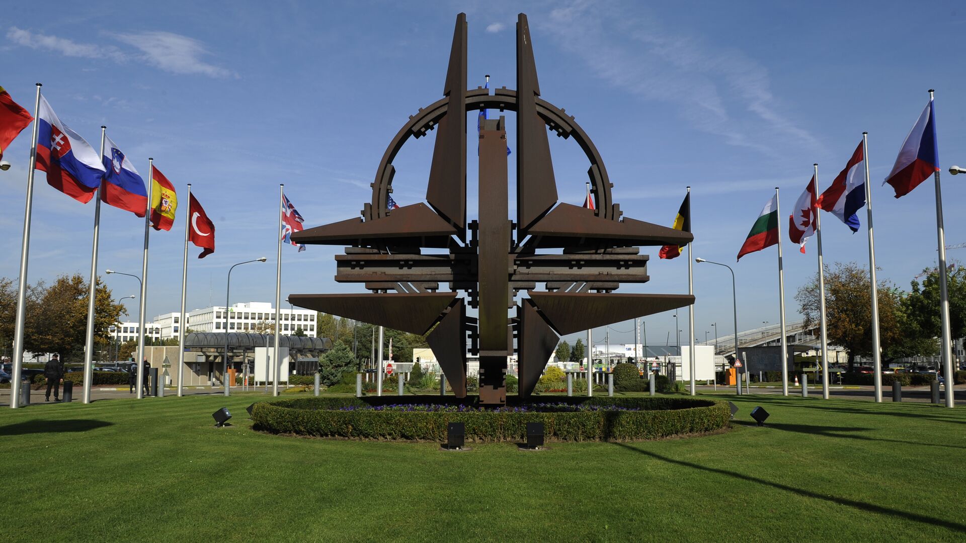 НАТО симбол у Бриселу - Sputnik Србија, 1920, 14.05.2021