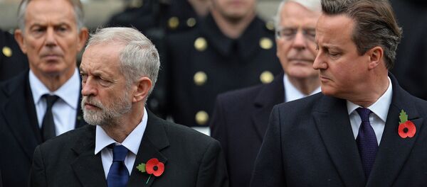 Лидер опизиције Џереми Корбин и Премијер Камерон - Sputnik Србија