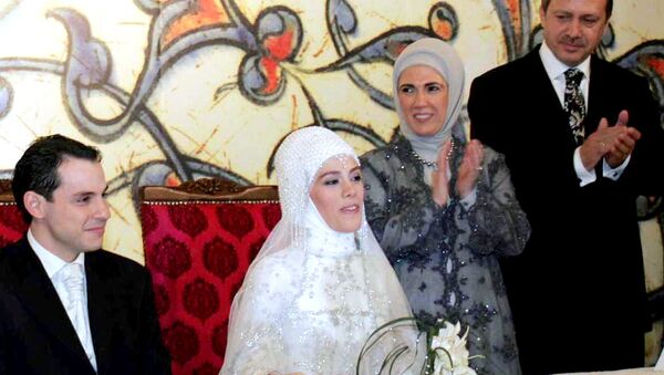 Berat Albajrak oženio se Erdoganovom ćerkom Esrom u julu 2014. godine. - Sputnik Srbija