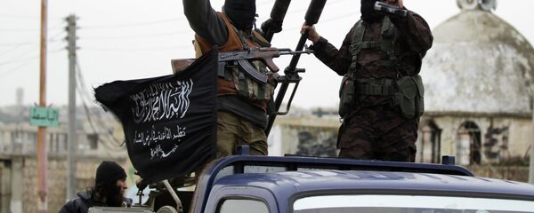 Članovi Al Kaide Nusra fronta u južnom selu blizu Idliba Članovi Al Kaide Nusra fronta u južnom selu blizu Idliba - Sputnik Srbija