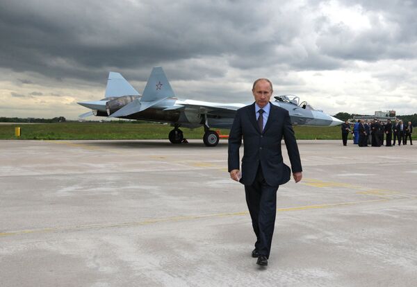 Vladimir Putin testira borbeni avion pete generacije T-50. Vladimir Putin testira borbeni avion pete generacije T-50. - Sputnik Srbija