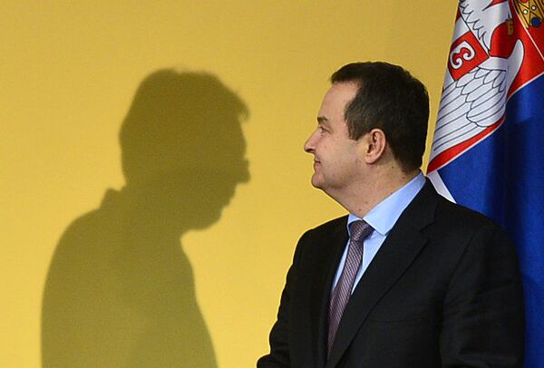 Vučićeva senka nad Dačićem Vučićeva senka nad Dačićem - Sputnik Srbija