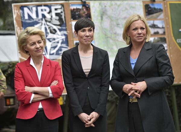 Ministarke odbrane Nemačke Ursula Fon der Lejen, Norveške Ine Eriksen Sjorejde i Holandije Žanin Henis Plašart Ministarke odbrane Nemačke Ursula Fon der Lejen, Norveške Ine Eriksen Sjorejde i Holandije Žanin Henis Plašart - Sputnik Srbija