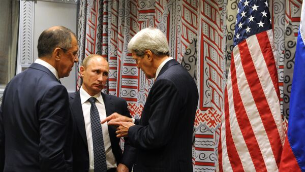 Ruski predsednik Vladimir Putin, ruski ministar inostranih poslova Sergej Lavrov,  i američki državni sekretar Džon Keri - Sputnik Srbija