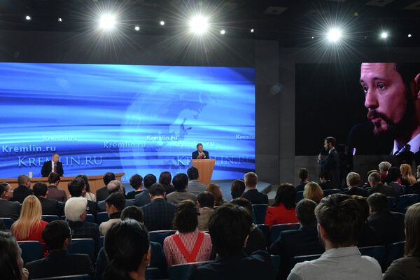Конференција председника Русије Владимира Путина 2015. године Конференција председника Русије Владимира Путина 2015. године - Sputnik Србија