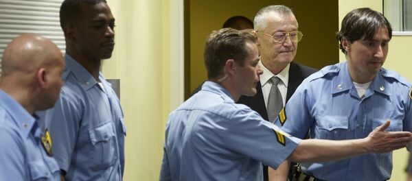 Бивши паравојни лидер Франко Симатовић у Хагу Бивши паравојни лидер Франко Симатовић у Хагу - Sputnik Србија