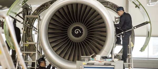 Kineski radnici u fabrici  za mlazne motore  erbasa u Tjencinu, Kina - Sputnik Srbija