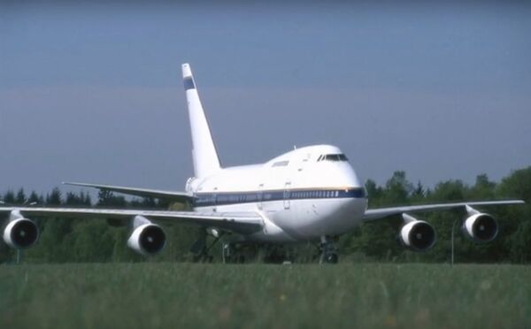 Boing 747 - Sputnik Srbija