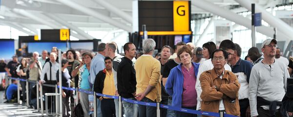 Путници на аеродрому Хитроу у Лондону - Sputnik Србија