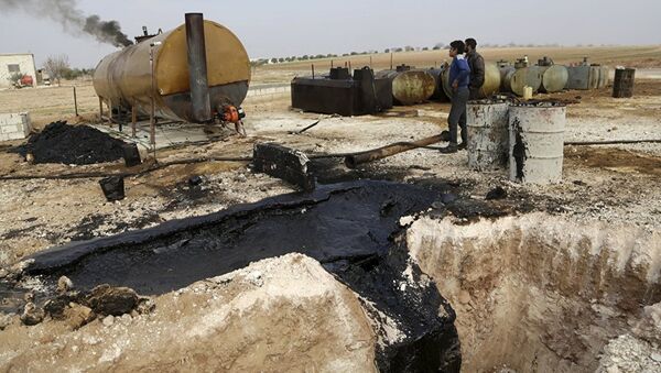 Bombardovanje naftnih skladišta u Siriji - Sputnik Srbija