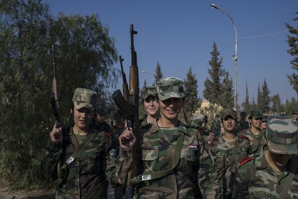 Лавице националне одбране — женски батаљон сиријске војске - Sputnik Србија