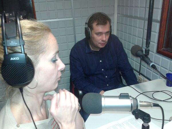 Новинар листа Политика Бојан Билбија - Sputnik Србија