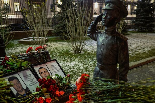 Руски пилоти, погинули у руској војној операцији у Сирији. - Sputnik Србија