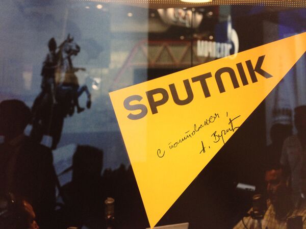 Premijer Srbije Aleksandar Vučić obišao je srpsku redakciju Sputnjika - Sputnik Srbija