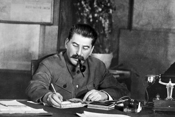 Затворски лист, кавијар и каца краставаца: Гурманлуци и дијете совјетских лидера Затворски лист, кавијар и каца краставаца: Гурманлуци и дијете совјетских лидера - Sputnik Србија