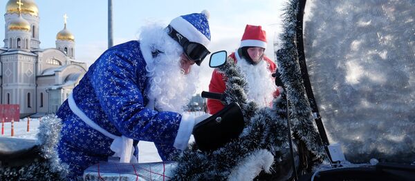 Деда Мраз на мотору у Самари - Sputnik Србија