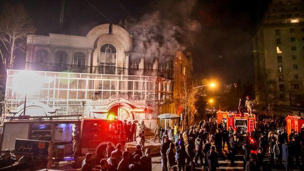 Демонстрације испред Амбасаде Саудијске Арабије у Техерану - Sputnik Србија