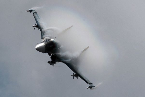 Su-34 taktički je višenamenski lovac-bombarder 4.++ generacije Su-34 taktički je višenamenski lovac-bombarder 4.++ generacije - Sputnik Srbija