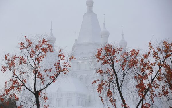 Куполе највећег замка од снега на свету. - Sputnik Србија