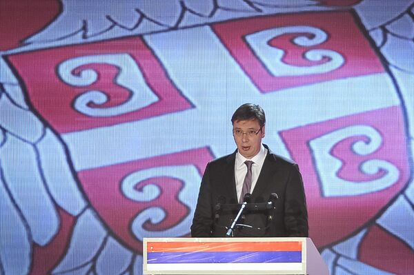 „Србија је увек ту, са вама“, поручио је премијер Вучић на прослави Дана Републике Српске, и подсетио да је и Дејтонским споразумом прописано да Србија штити Српску.   - Sputnik Србија