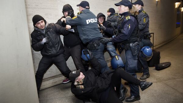 Sukob demonstranata i policije zbog kontrole granica u Danskoj - Sputnik Srbija