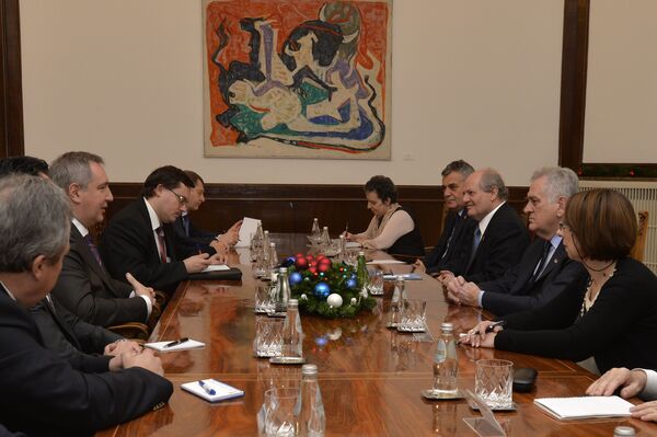 Разговор председника Србије Томислава Николића и заменика премиjера Руске федерациjе Дмитриј Рогозина - Sputnik Србија