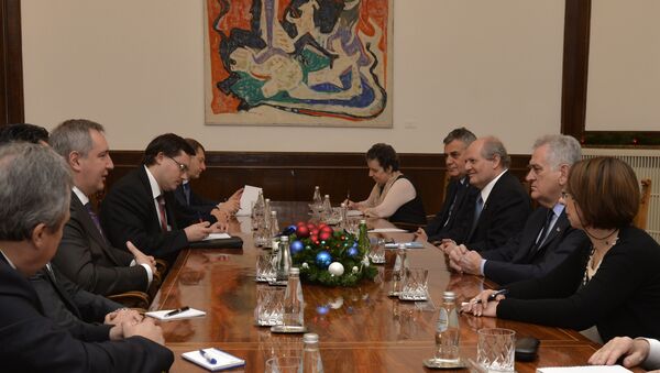 Razgovor predsednika Srbije Tomislava Nikolića i zamenika premijera Ruske federacije Dmitrij Rogozina - Sputnik Srbija