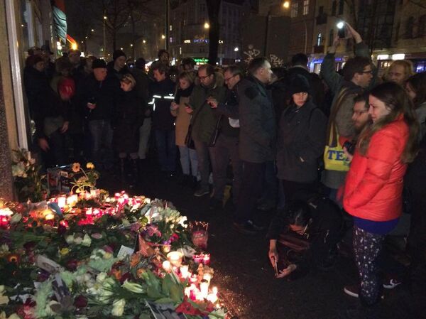 Fanovi se opraštaju od velikog muzičara - Sputnik Srbija