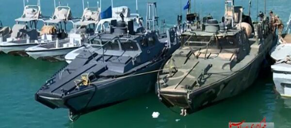 Američka mornarica  u pritvoru od iranske Revolucionarne garde u Persijskom zalivu. - Sputnik Srbija