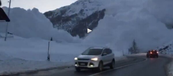 Avalanche Swiss Alps - Sputnik Srbija