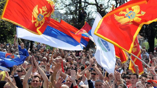 Srpske i Crnogorske zastave u Podgorici - Sputnik Srbija