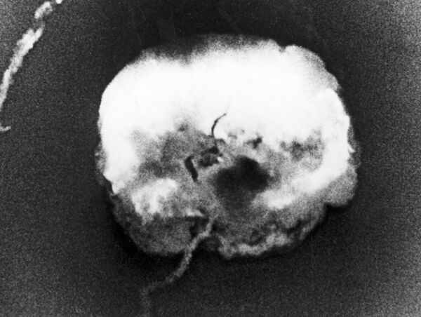 Eksplozija projektila zemlja-vazduh nuklearne bojeve glave. - Sputnik Srbija