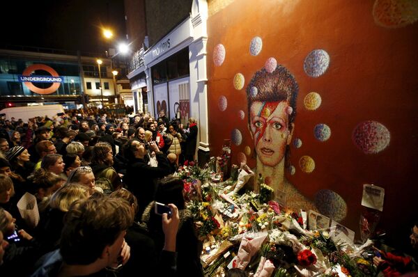 Vanzemaljac koji je pao na zemlju - Sputnik Srbija