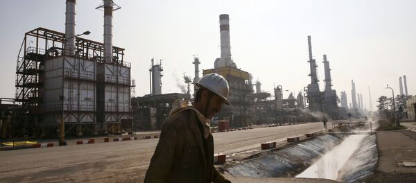 Рафинерија нафте у Ирану Рафинерија нафте у Ирану - Sputnik Србија