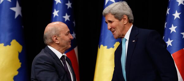 Иса Мустафа и држ.сек. САД Џон Кери Џон Кери - Sputnik Србија