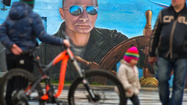 Портрет руског председника Владимира Путина на зиду једне зграде у Јалти - Sputnik Србија
