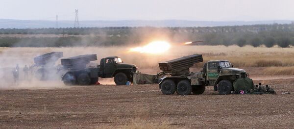 Uporišta ekstremista u Lirmunu, Bustan Baši, Starom gradu, Džaberiji i Šeik Saedu našla su se na udaru sirijske vojske, - Sputnik Srbija