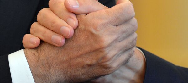 Rukovanje - Sputnik Srbija