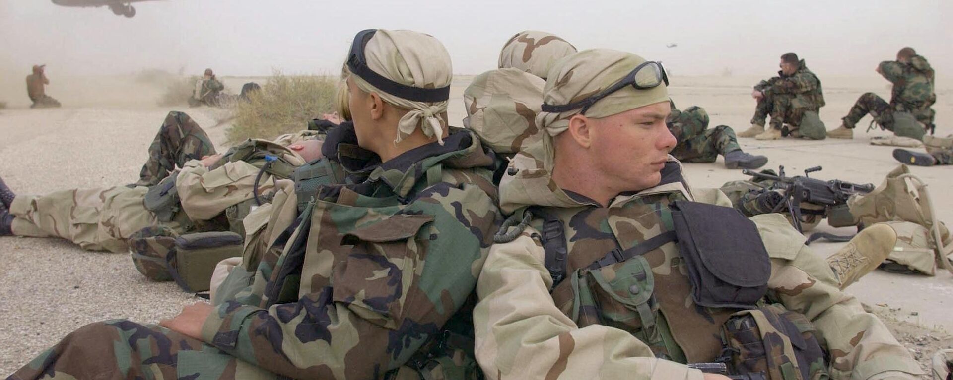 Američki vojnici preuzimaju kontrolu nad teritorijom na jugu Iraka 21. marta 2003. godine - Sputnik Srbija, 1920, 27.05.2023